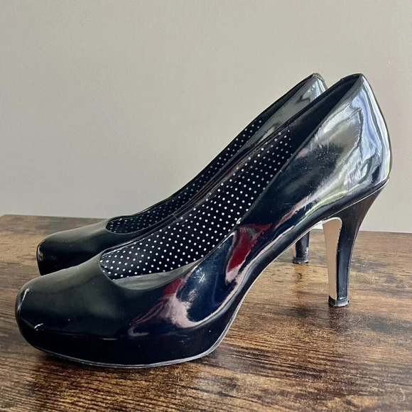 Madden Girl| Getta Pumps Slip On Black Patent Faux Leather Round Toe Size 9 - VG - Picture 3 of 6